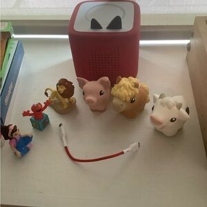 Tonie Box 2 with figures